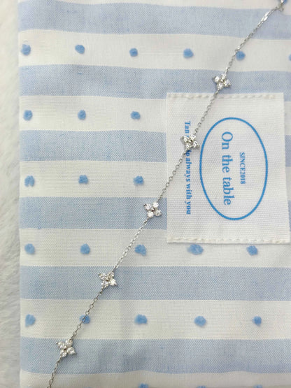 "Four-Leaf Clover Tale" 925 Sterling Silver Charm Bracelet with Zircon – Luck in Every Link (Copy)