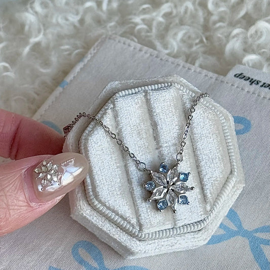"Ice Blossom" Ice Blue Snowflake Necklace – Unique Design for Your Bestie