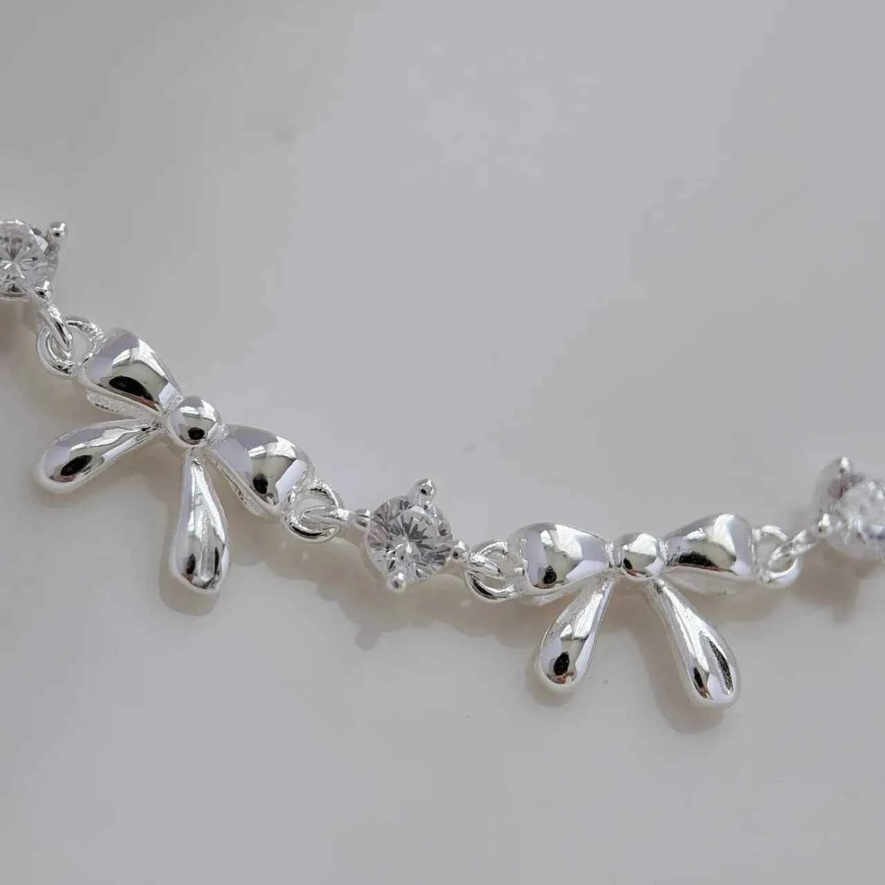 "Korean Bow" 925 Sterling Silver Bow Bracelet with Zircon – Sweet & Shimmering (Copy)
