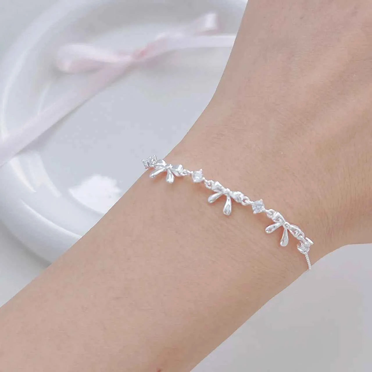 "Korean Bow" 925 Sterling Silver Bow Bracelet with Zircon – Sweet & Shimmering (Copy)