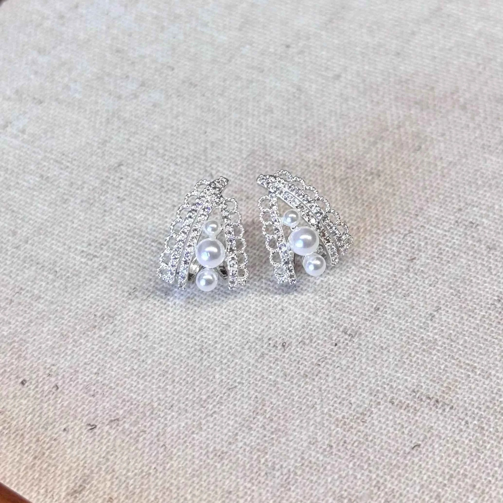 "Lace Series – Pearl Glow" Luxurious Artificial Pearl Stud Earrings – French Elegance (Copy)